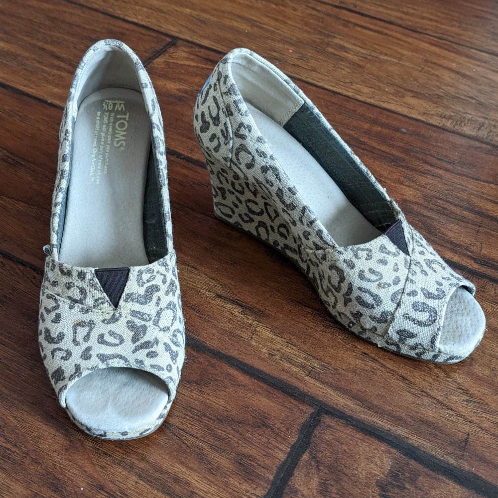 Toms Michelle Leopard Canvas Wedges